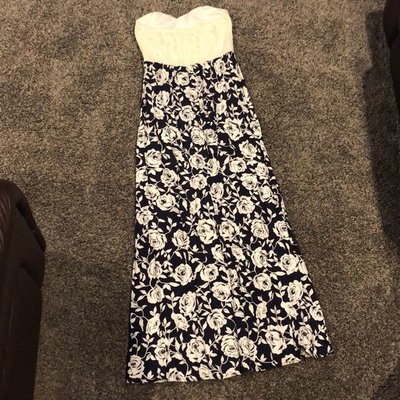Navy & White Floral Maxi Dress - Picture 5 of 6